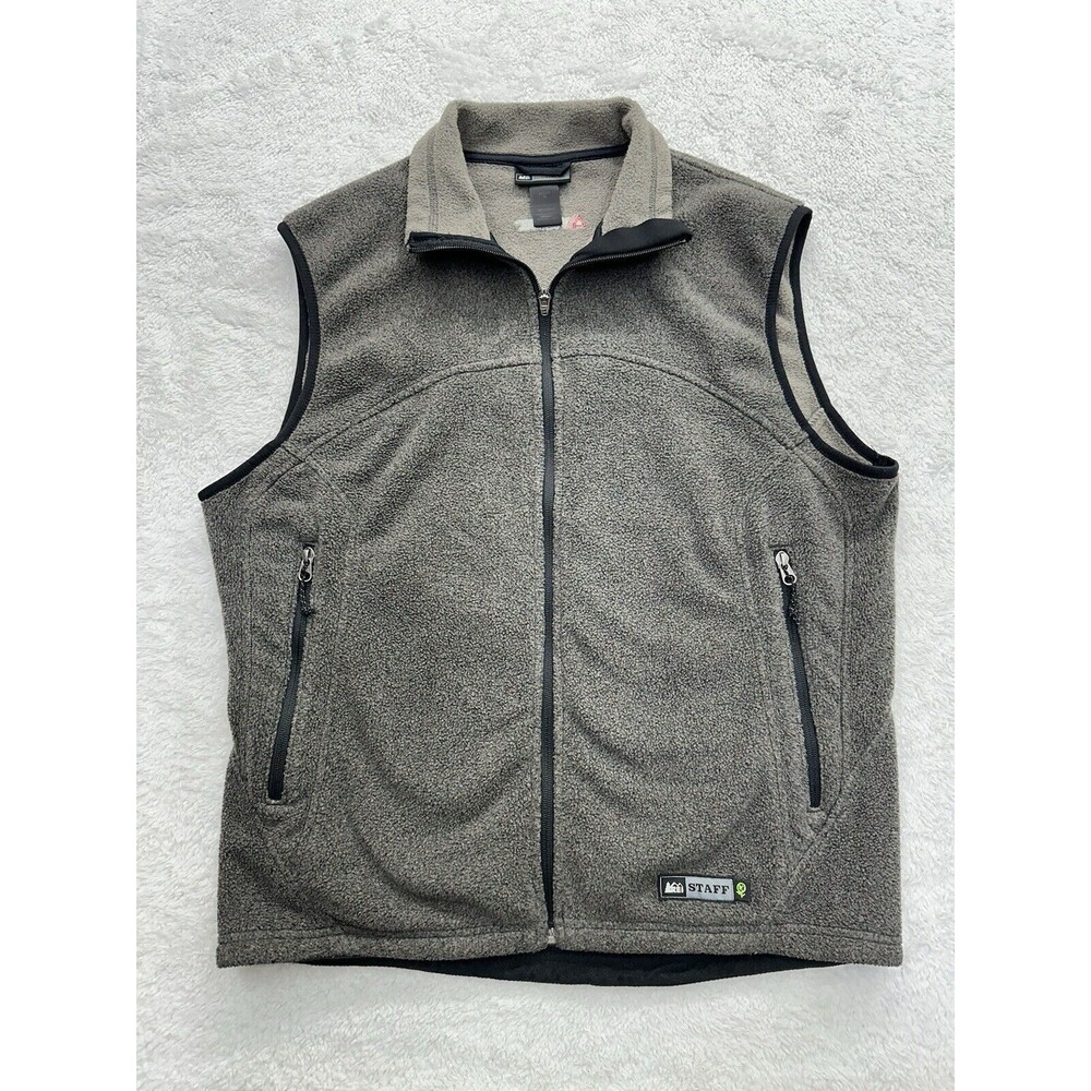 REI Staff Vest Men’s Medium Brown, Black Trim Polartech Fleece Full Zip Pockets